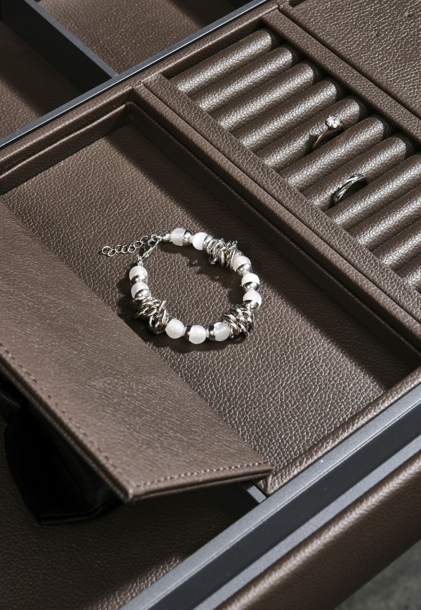 Musi Series — Leather jewellery tray with ring roll and bracelet
